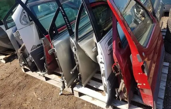 Citroen Berlingo Front door raudonos