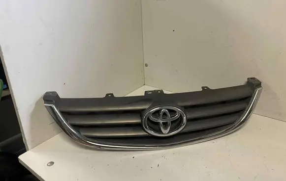 Toyota Avensis T220 Front grill 5311105040A 100FR