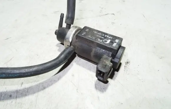 Audi A6 S6 C5 4B Turbo solenoid valve 8D0906627