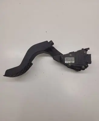 Audi A4 S4 B5 8D Accelerator throttle pedal 8D1721523 6PV00777007