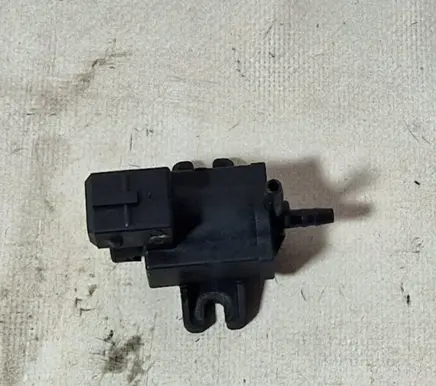 Opel Zafira B Turbo solenoid valve 70246100 12T002 897288249