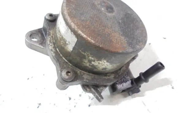 Opel Combo C Vacuum pump 55221037