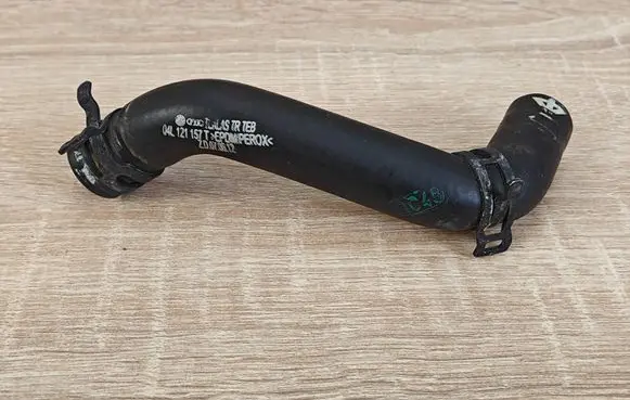 Audi A6 S6 C7 4G Engine coolant pipe/hose 04L121157T