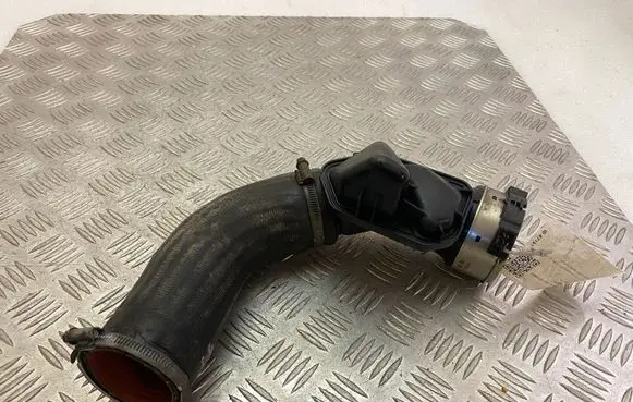 Volvo XC90 Intercooler hose/pipe 31422062 31422061