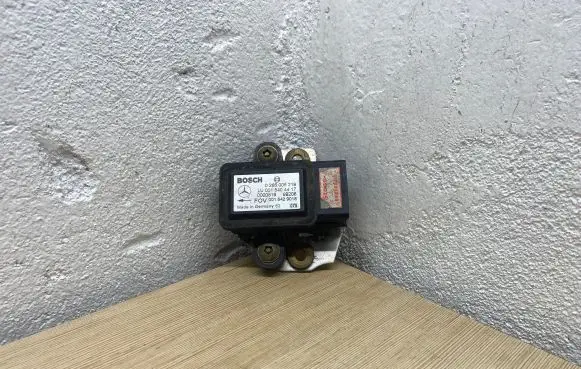 Mercedes-Benz A W168 ESP acceleration yaw rate sensor LU0015404417 0265005219 0015429018