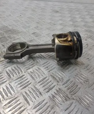 Opel Vivaro Piston with connecting rod 10653