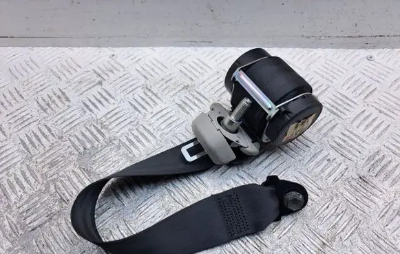 Toyota Verso Third row seat belt 735700F020B0 6153308A