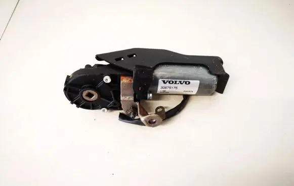 Volvo XC90 Seat adjustment motor 30675175 0390203215
