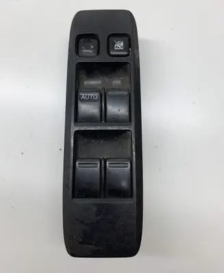Nissan Primera Electric window control switch 25404AV640 C8DD702N