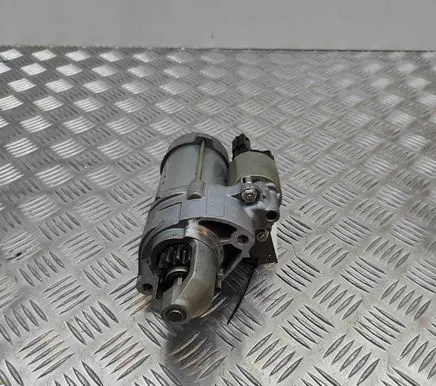 BMW 5 F10 F11 Starter motor 7612815