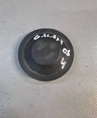 Ford Galaxy Headlight/headlamp dust cover 153873