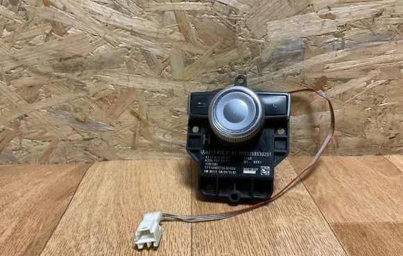 Mercedes-Benz E W212 Head unit multimedia control A2128702751 A2049020501 A2128703051
