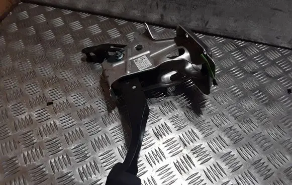 Volkswagen Touran I Brake pedal 1T1721057K