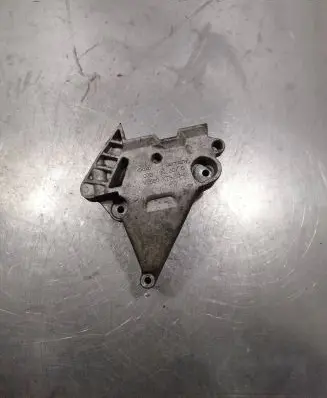 Volkswagen PASSAT B6 Engine mounting bracket 03G199207G V50KTS102