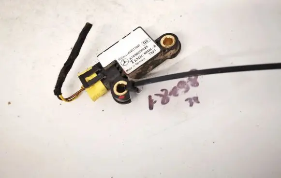 Mercedes-Benz ML W163 Airbag deployment crash/impact sensor a1638200226