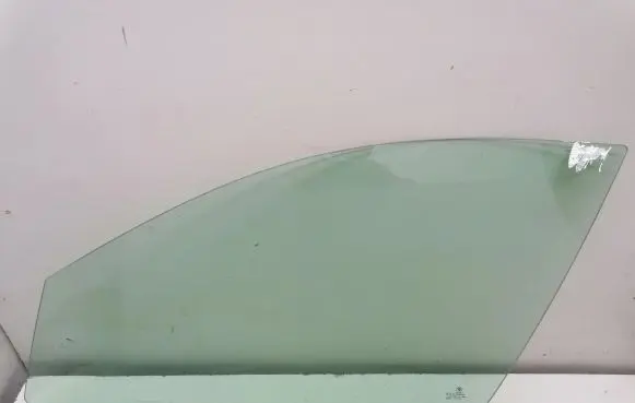BMW X6 E71 Front door window glass four-door