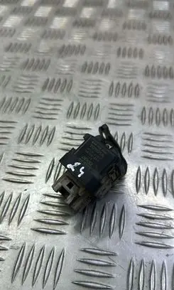 Glow plug pre-heat relay