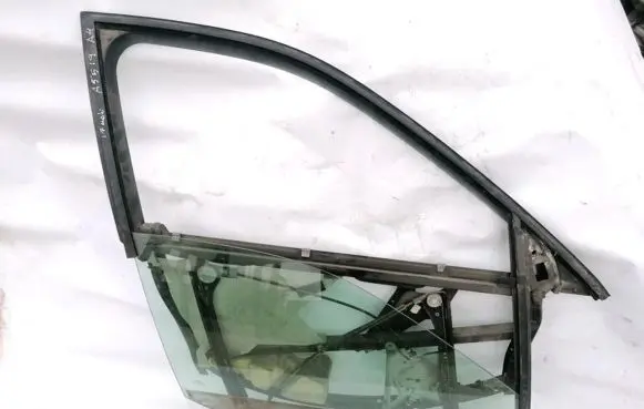 Audi A4 S4 B5 8D Front door window/glass frame 