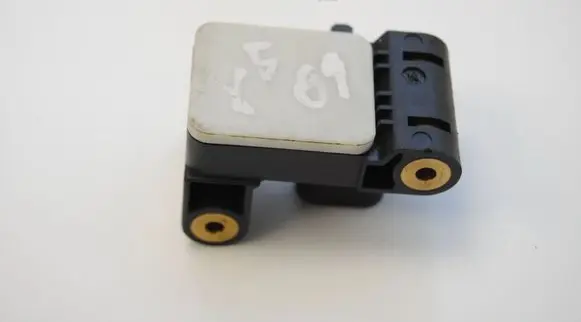 Volkswagen Golf V Airbag deployment crash/impact sensor 