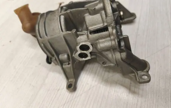 Audi Q2 - Oil pump 05E145208D