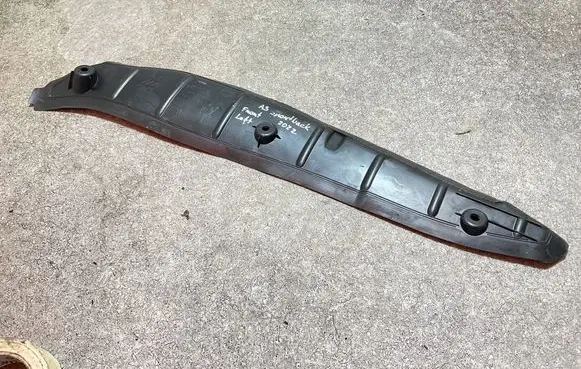 Audi A3 8Y Fender end trim 8Y0821111