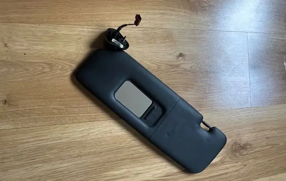BMW 3 E92 E93 Sun visor 7139447