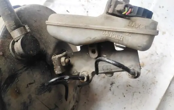 Master brake cylinder