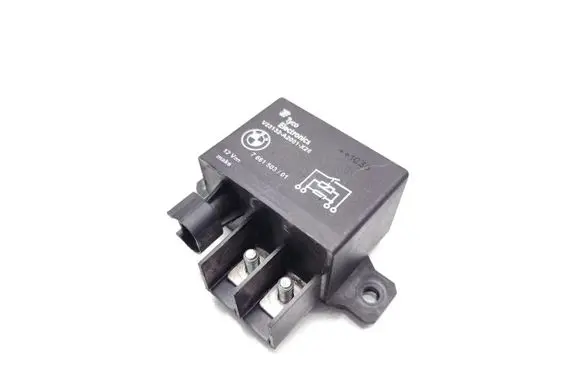 BMW X5 E70 Charging relay 7661503 V23132A2001X26