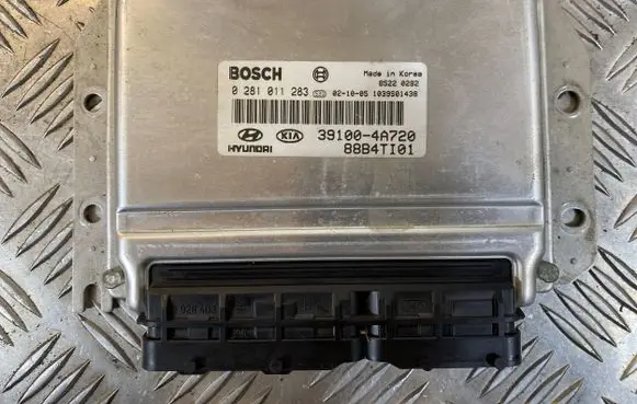 KIA Sorento Engine control unit/module 391004A720 0281011283 88B4TI01