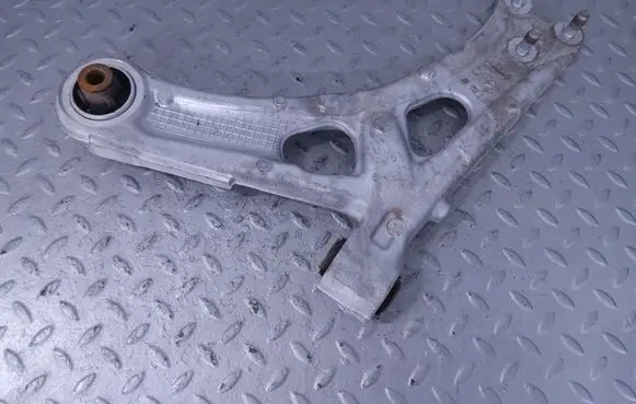 Toyota ProAce City Front lower control arm/wishbone SU001A9609
