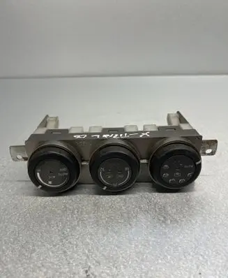 Nissan X-Trail T30 Climate control/heater control trim ---