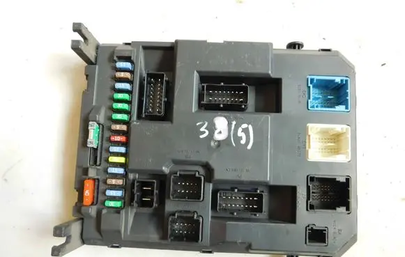 Citroen C3 Fuse module 9666952180 BSIEV-X03-00