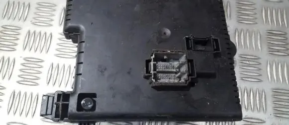 Volvo V70 Fuse box set 28017881 30728273