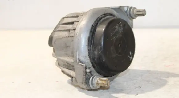 BMW 1 E81 E87 Engine mount bracket 13981112GE