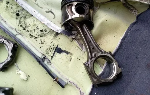Opel Zafira B Piston with connecting rod