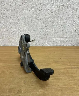 Mercedes-Benz E W124 Brake pedal 1244270701 1329780
