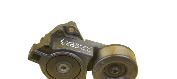 Mitsubishi Pajero Power steering belt tensioner 6G74