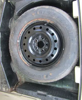 Nissan X-Trail T30 R12 spare wheel 