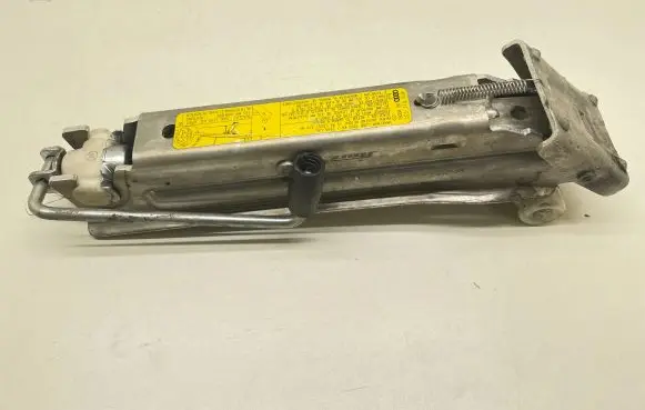 Audi A6 S6 C5 4B Lift Jack 4F0011031