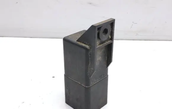 Volvo XC90 Glow plug pre-heat relay 30751798 0281003037
