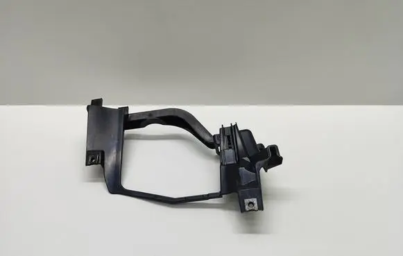 BMW 5 E60 E61 Headlight/headlamp mounting bracket 158738 15873800