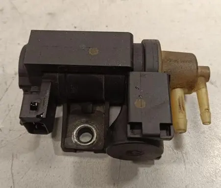 Mercedes-Benz C W205 Turbo solenoid valve 8200790180