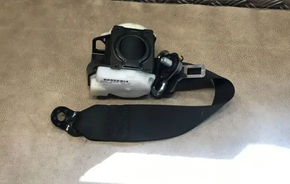 Mercedes-Benz CLK A209 C209 Rear seatbelt A2038601585