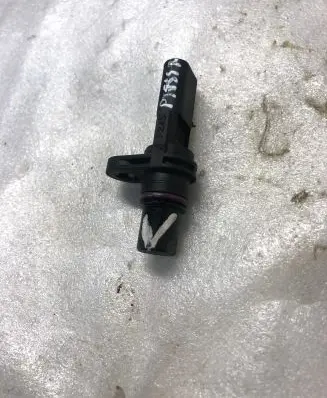 Volkswagen PASSAT B8 Camshaft position sensor 04l907601