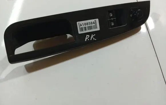 Volkswagen Golf V Electric window control switch 1K3868049A