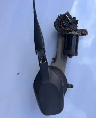 Mercedes-Benz E W212 Front wiper linkage and motor 2103201542