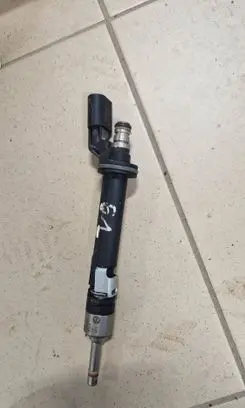 Audi Q7 4L Fuel injector 03H906
