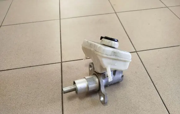 Audi A7 S7 4G Master brake cylinder 8K0611301C