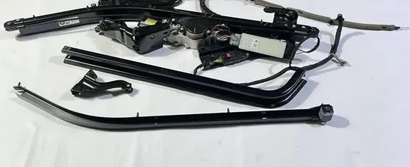 Chrysler Pacifica Sliding door bottom rail 68368918AB