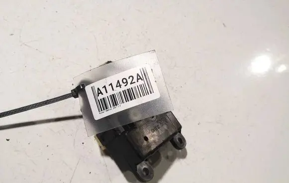 Nissan Qashqai Air flap motor/actuator 3K01030840